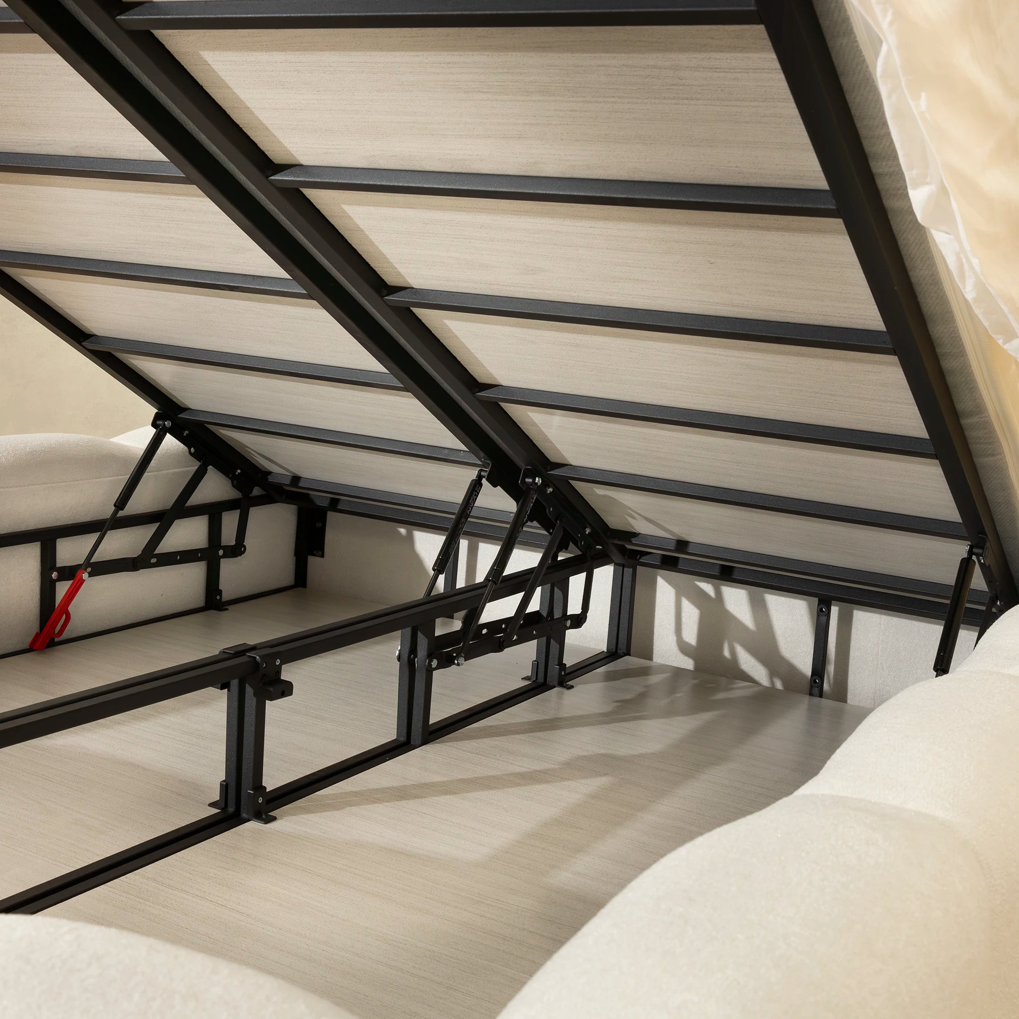 Bett mit Stauraum ELA