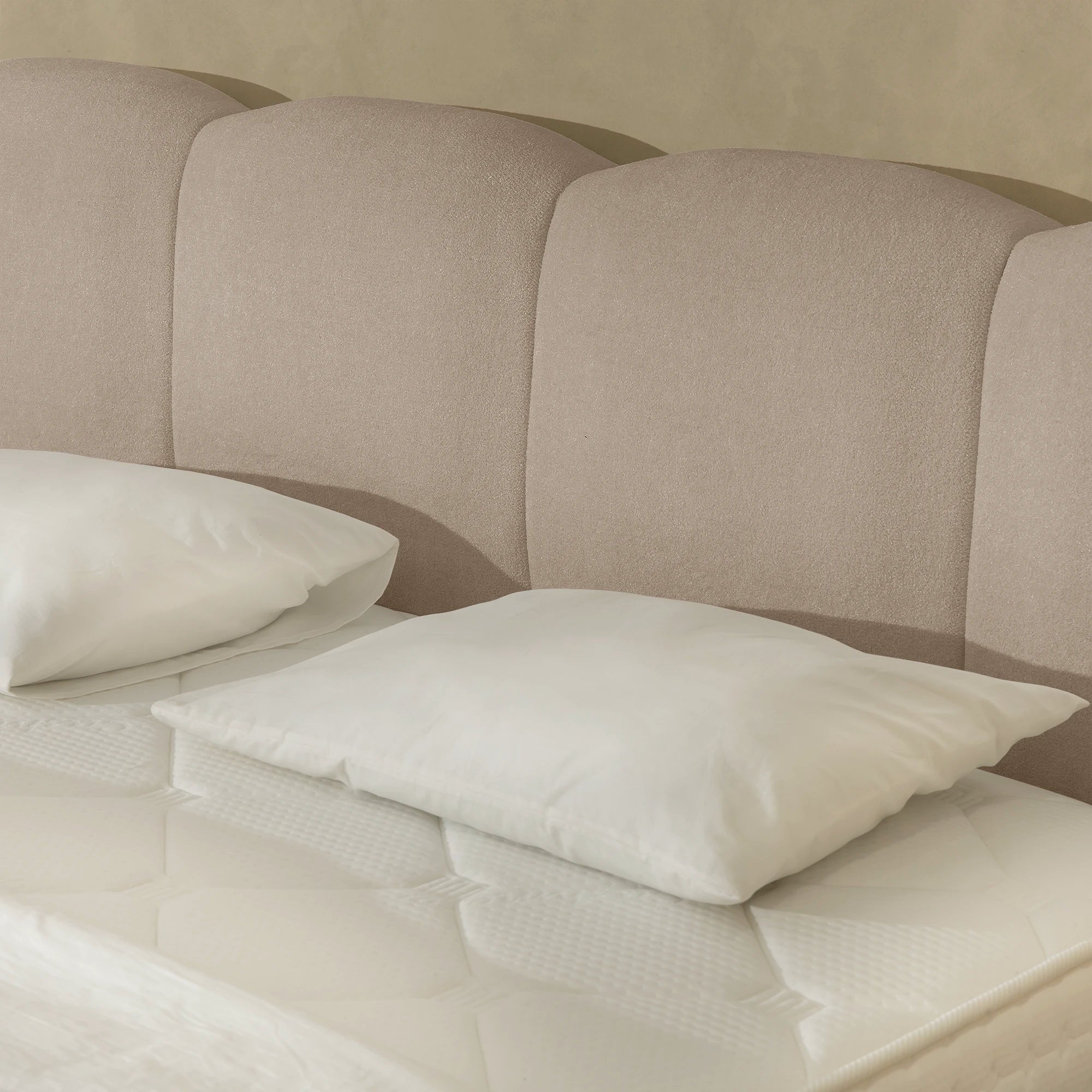 Bett mit Stauraum ELA