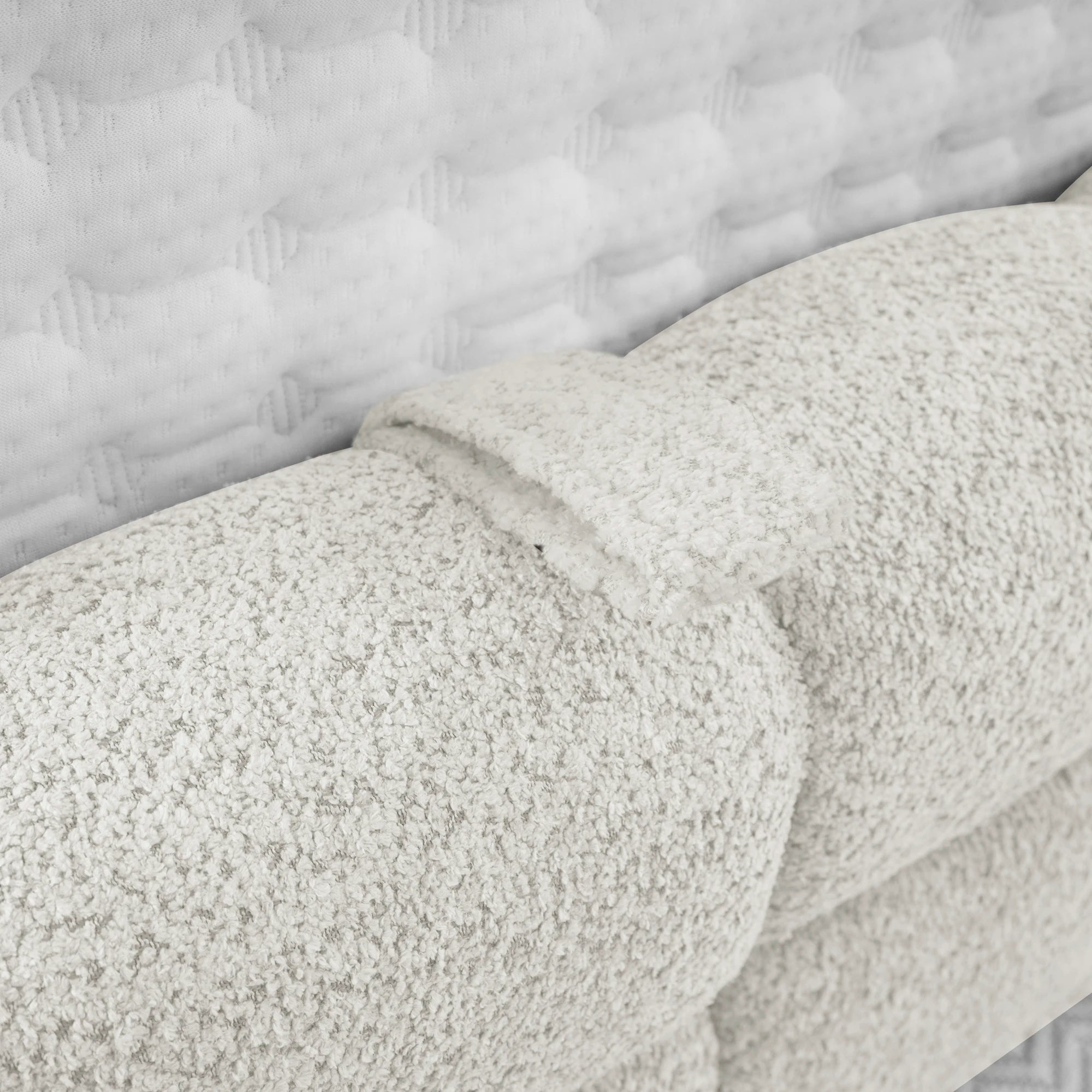 Bett mit Stauraum MILA