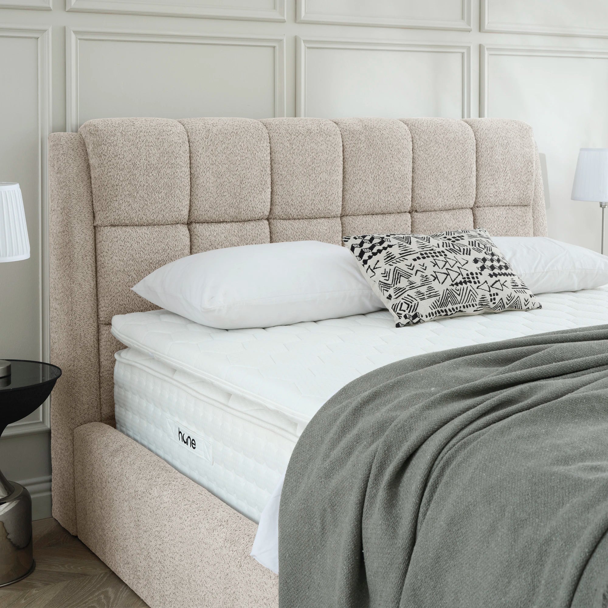 Bett mit Stauraum MILA