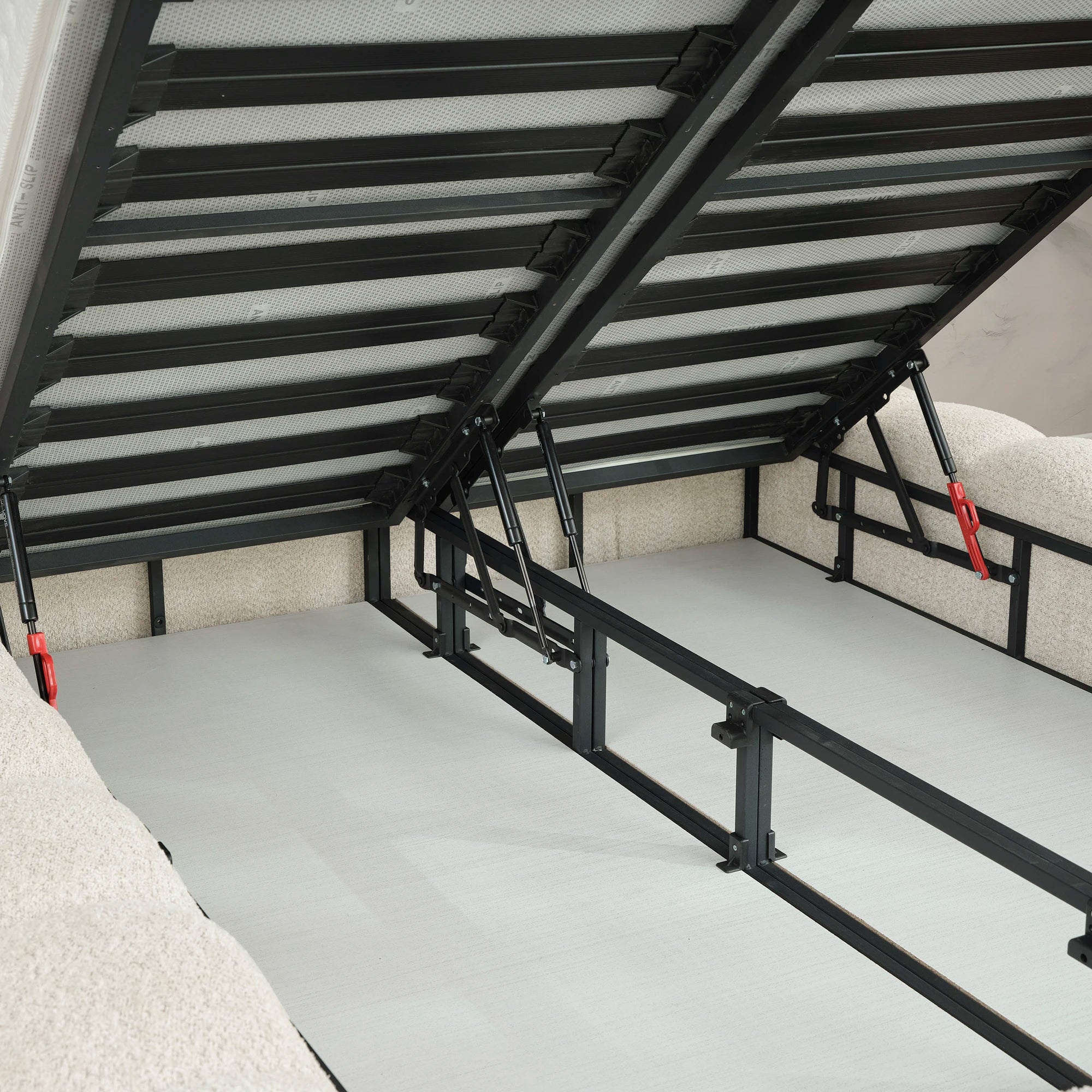 Bett mit Stauraum NORA