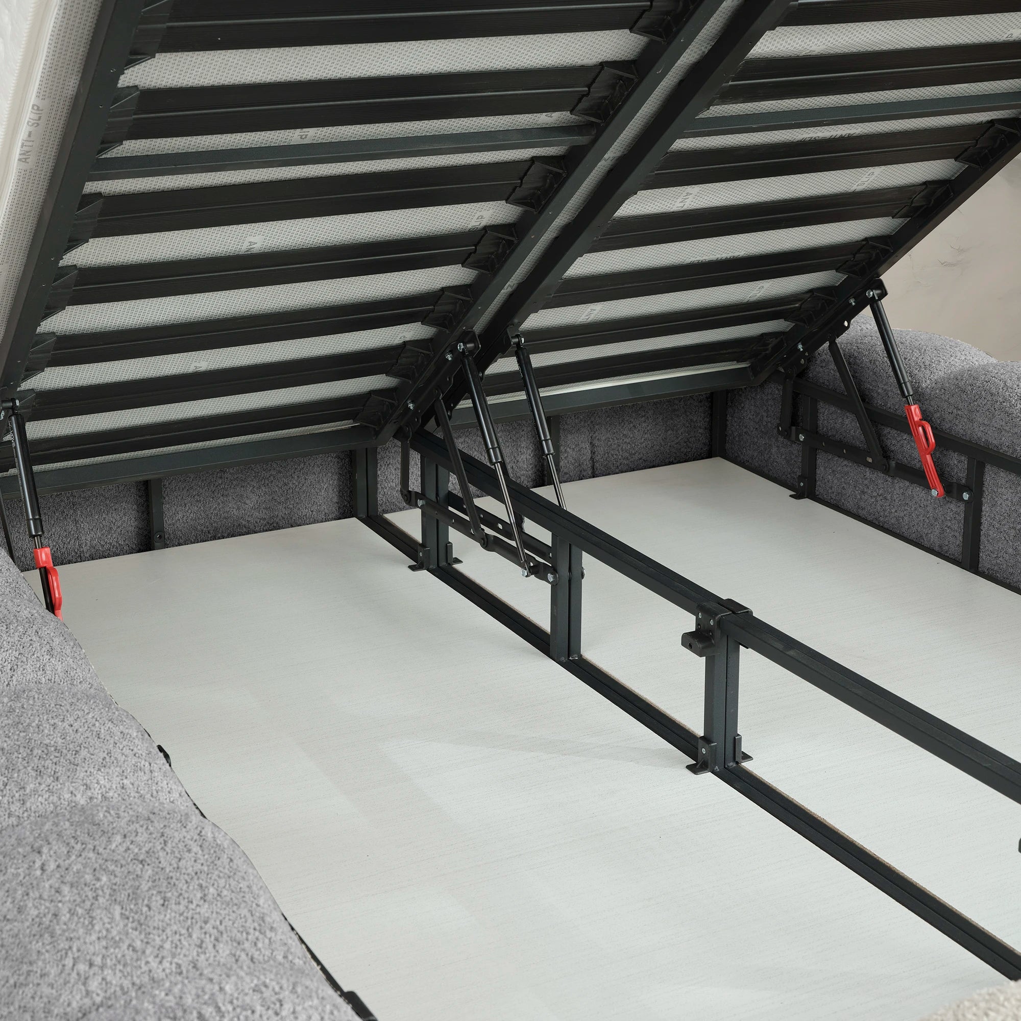 Bett mit Stauraum NORA