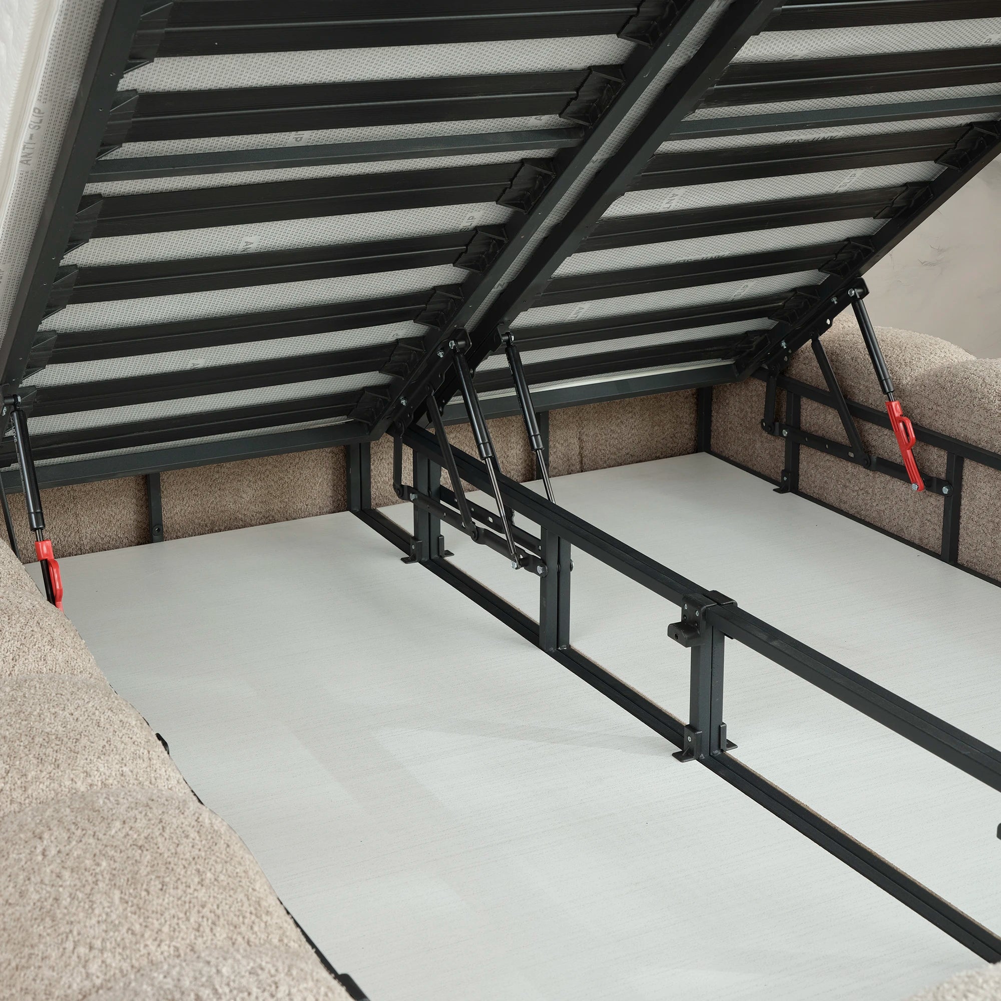 Bett mit Stauraum NORA