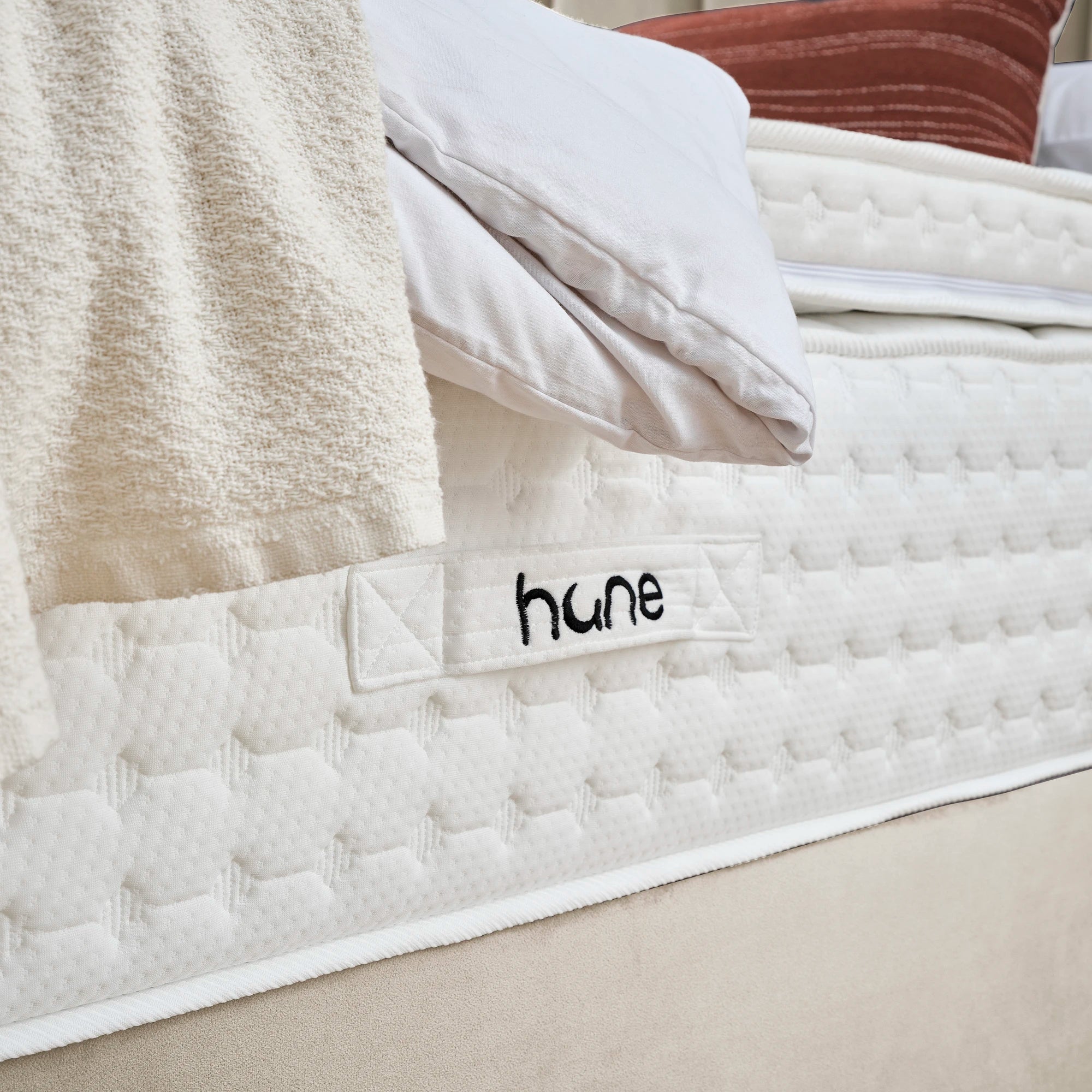 Bett mit Stauraum PASSION