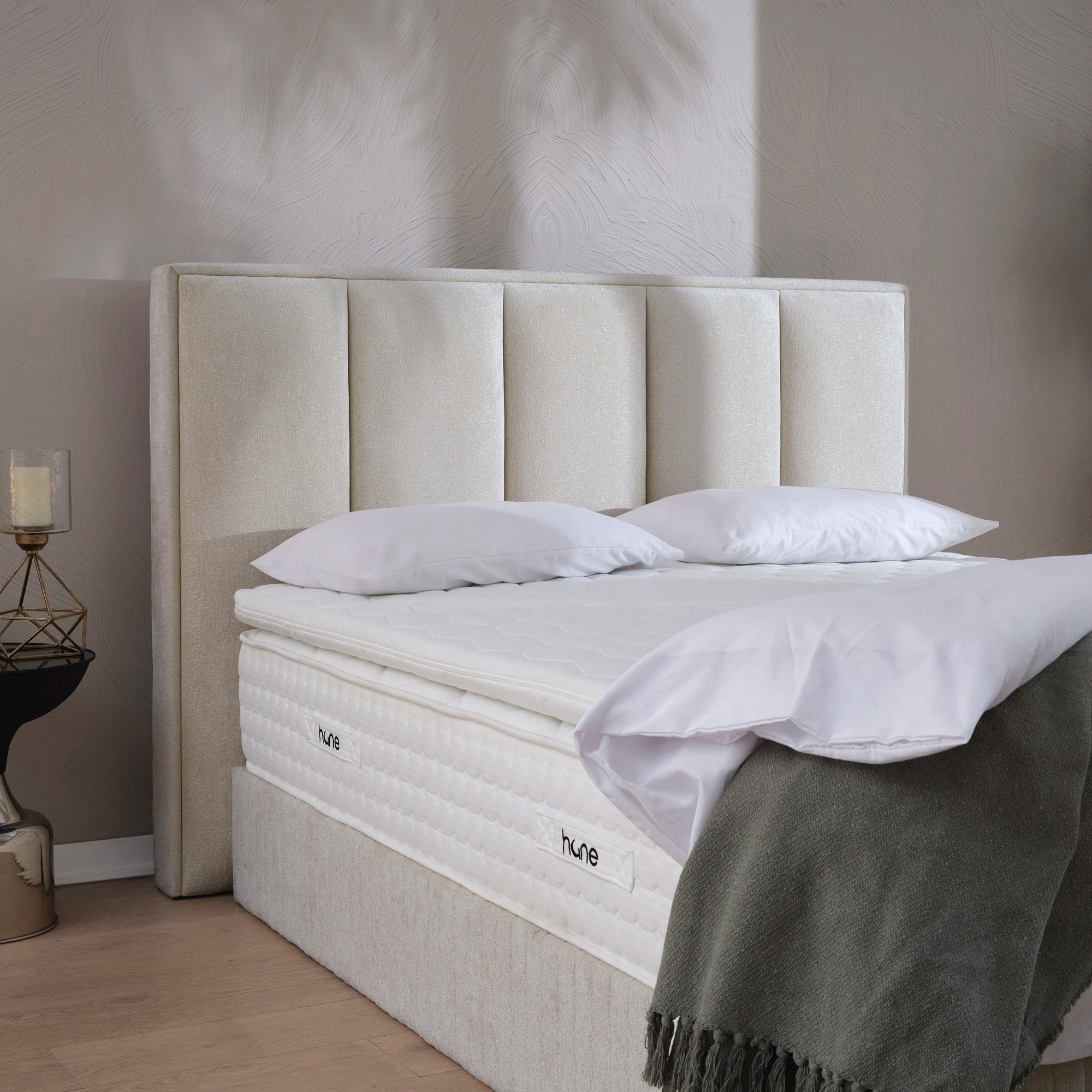 Bett mit Stauraum THEO