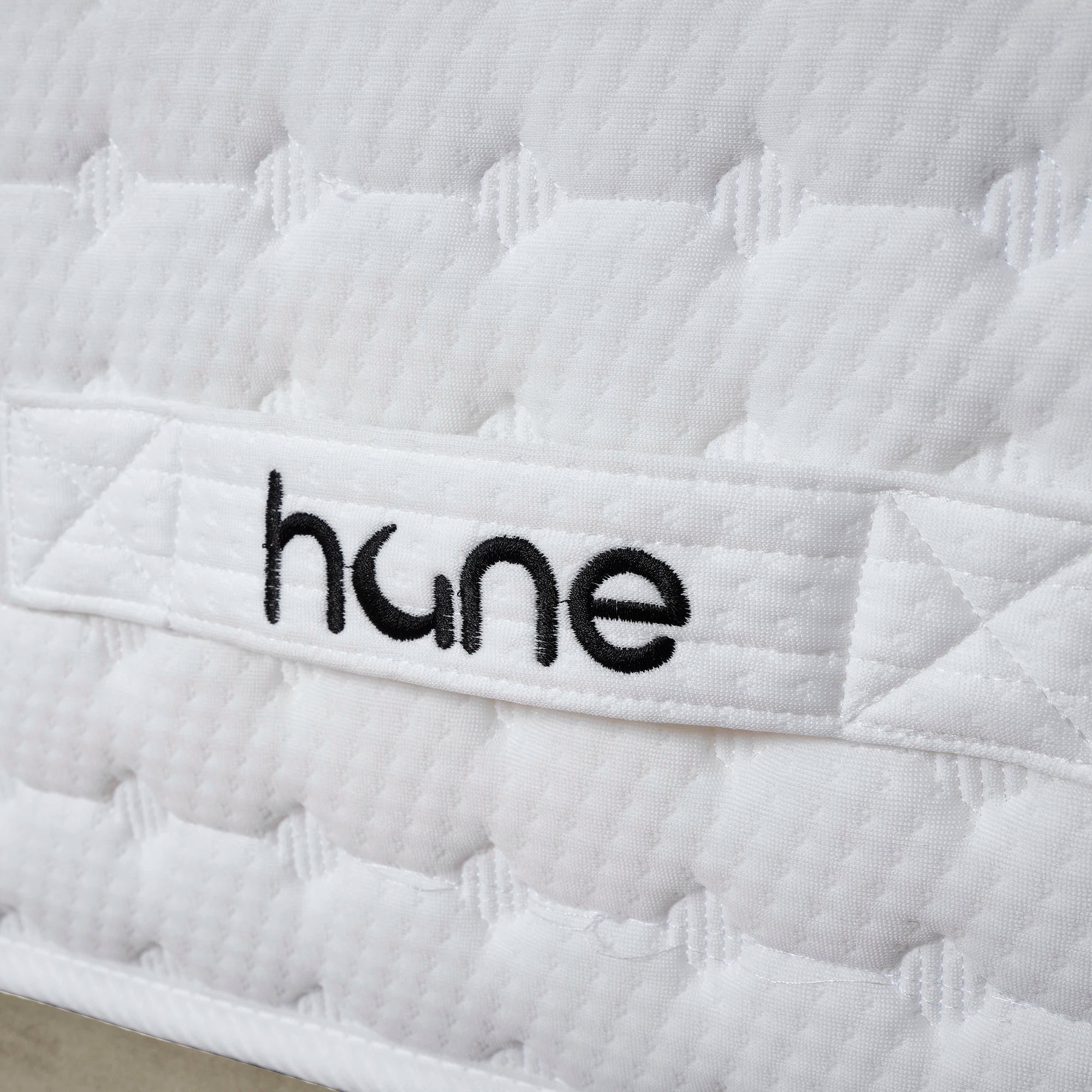 Posteľ s pružinovým boxom CASTLE