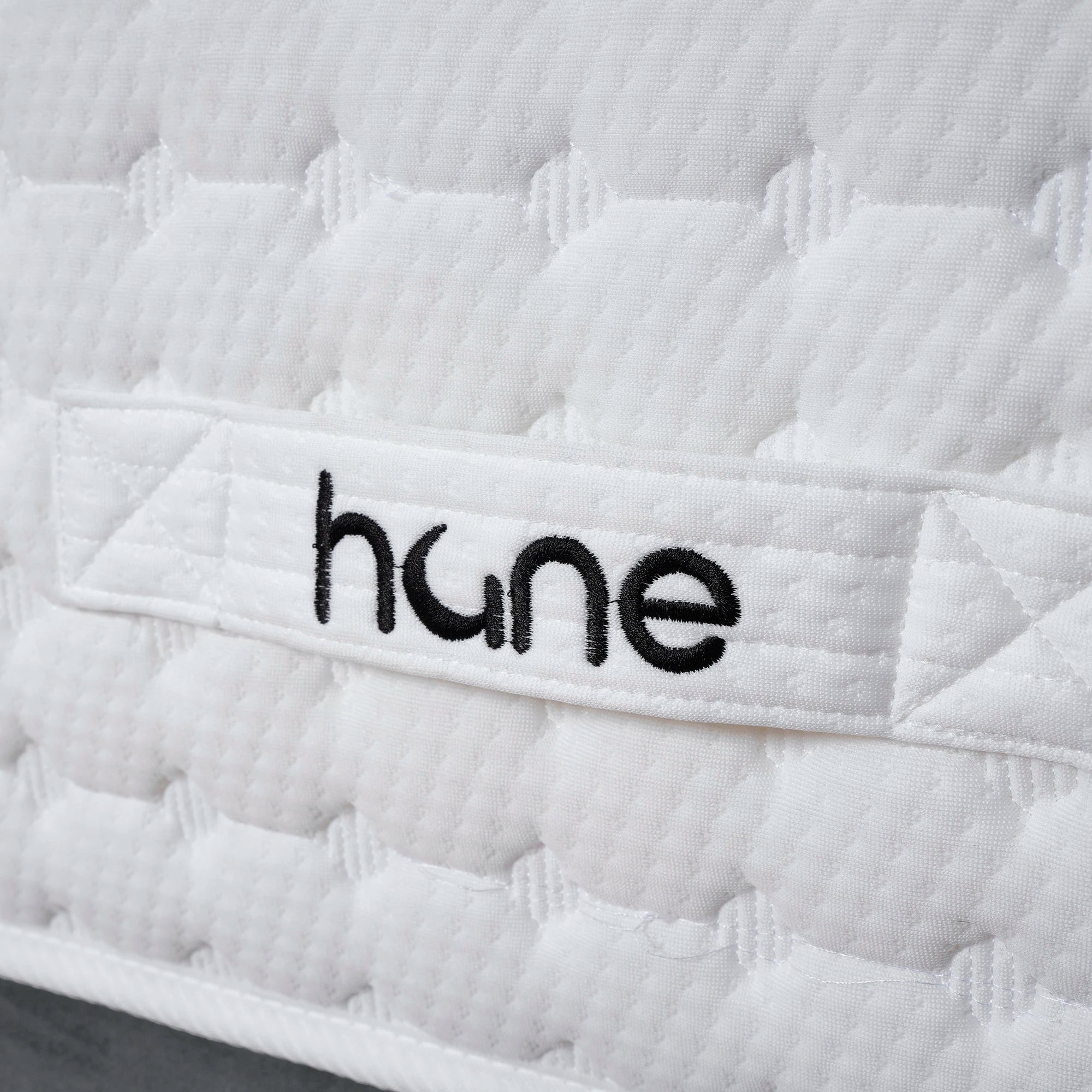 Posteľ s pružinovým boxom CASTLE