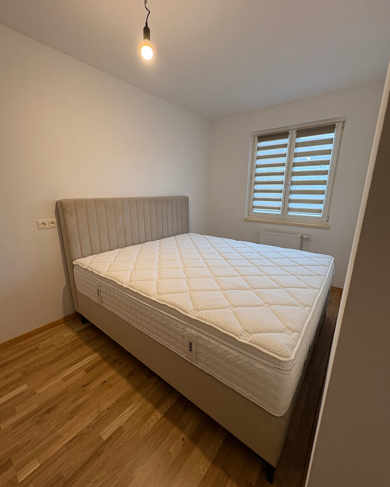 Bett mit Stauraum Line
