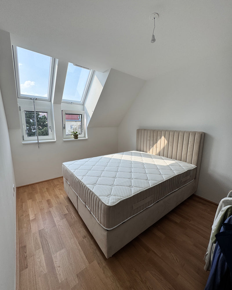 Bett mit Stauraum Line