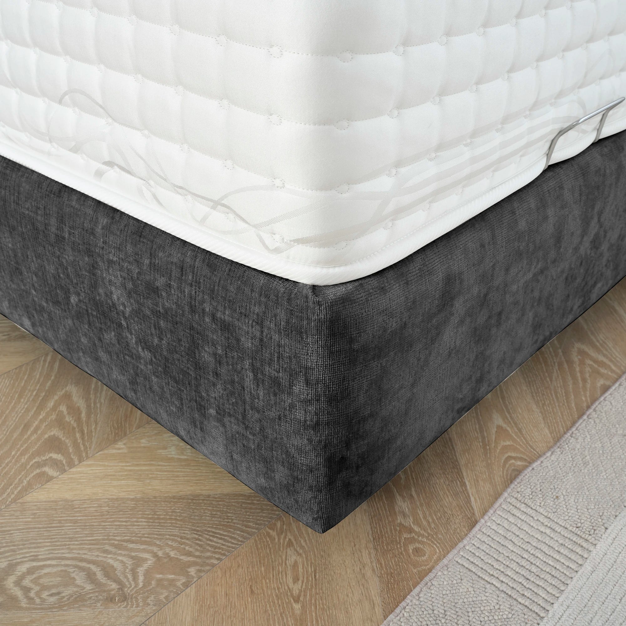 Bett mit Stauraum SleepPro