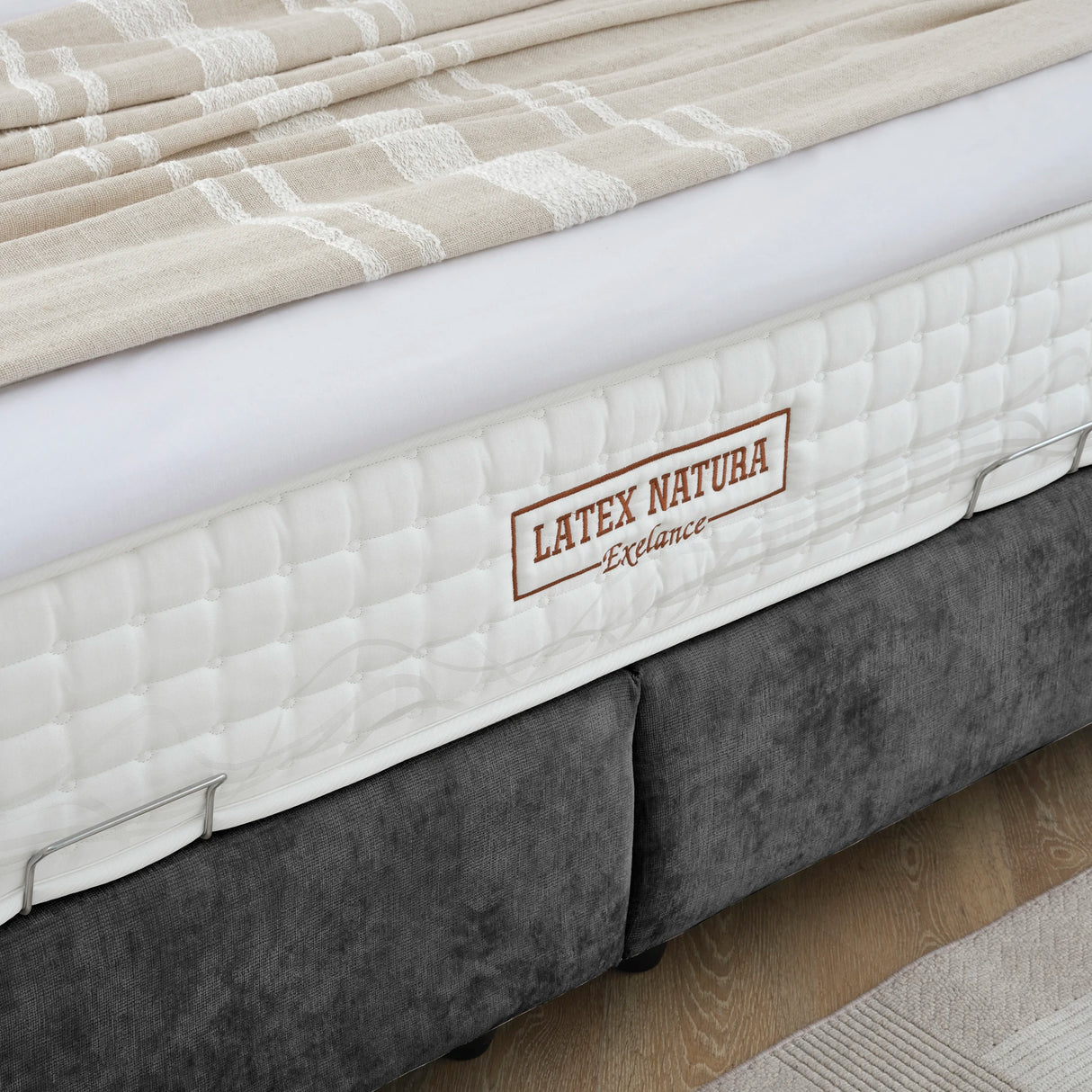 Bett mit Stauraum SleepPro